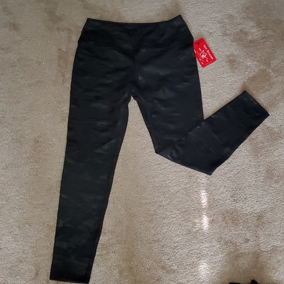 True Religion Black Camo Legging - Picture 2 of 5